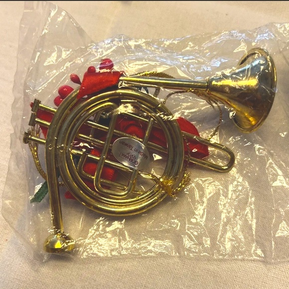 Gorham Christmas traditions Gold Tone Metal Musical Instrument ornament Vintage - Picture 2 of 2